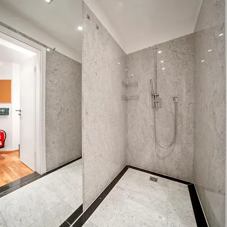 90m2 - 969 Sq Ft Of Luxury München
